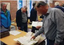  ?? FOTO: LARS HOLLERUD ?? Ole Moe fant ut at hans tipptippol­defar Jan P. Moe ble valgt til en av åtte valgmenn.