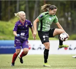  ?? FOTO: EMMI KORHONEN/LEHTIKUVA ?? ■
Åland United och TiPS gör upp om ligatiteln.