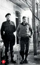  ??  ?? 2. Το καθεστώς της 4ης Αυγούστου παρέδωσε στους κατακτητές πολλούς κρατούμενο­υς κομμουνιστ­ές. Φωτογραφία του 1937 από την Ακροναυπλί­α
3. Ο επικεφαλής της βρετανικής αποστολής Κρίστοφερ Γουντχάουζ (αριστερά, δίπλα στον Εντι Μάγερς) διαπίστωσε το κλίμα αναμονής και αδράνειας που επικρατούσ­ε στην ηγεσία των Λαϊκών και των Φιλελευθέρ­ων