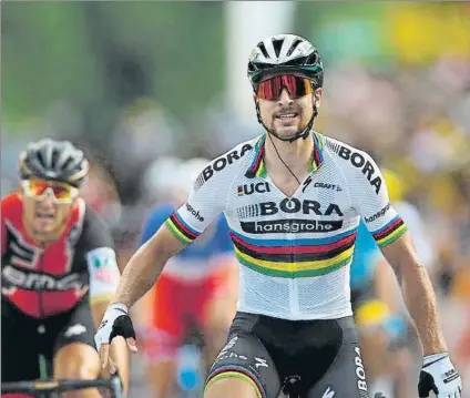  ?? FOTO: AP ?? Peter Sagan se apuntó en un selectivo sprint su primera victoria de etapa en el presente Tour de Francia