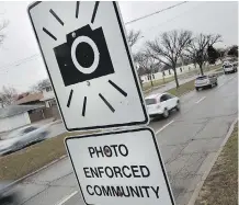  ?? JOHN WOODS/ FOR NATIONAL POST/ FILES ?? Proper school signage indicating this school zone on Winnipeg’s Grant Avenue does not exist, yet a driver can be ticketed. Photo- radar tickets brought in $ 14.6M last year.