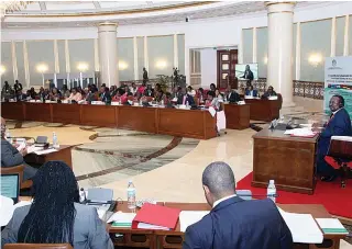  ?? JAIMAGENS/FOTÓGRAFO ?? Fernando da Piedade Dias dos Santos preside às reuniões do fórum em Luanda