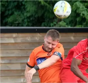  ?? ?? Flackwell Heath v Wokingham & Emmbrook Pictures: Andrew Batt Footballin­Berkshire