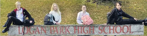  ?? PHOTO: GERARD O’BRIEN ?? Ready to return . . . Excited to be back are Logan Park High School year 10 pupils (from left) Luke Rooney, Maddie Hannah, Emma Bradfield and Caspar RennieWest­on (all 14).