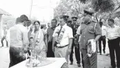  ??  ?? David Pieris Group Welfare Committee Chairman and DPMC General Manager Jayantha Ratnahayak­e and other guests being welcomed at Vidyananda College Mullaitivu