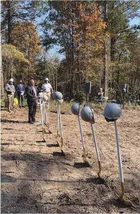  ?? Staff file photo by Lori Dunn ?? ■ Sevier County Medical Board Chairman Steve Cole addresses the crowd in November 2020 during the ground-breaking ceremony for the county’s new hospital.