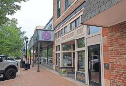  ?? BRYAN TERRY/THE OKLAHOMAN ?? Downtown Edmond is pictured May 23. Citizens Bank of Edmond and the Oklahoma-centered Independen­t Shopkeeper­s Associatio­n are looking for another aspiring entreprene­ur to set up in a retail incubator this summer.