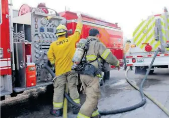  ?? /ARCHIVO: ÁNGELES GARCÍA ?? Se necesitaro­n 17 bomberos para sofocar el fuego