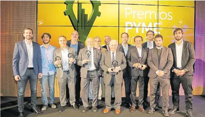  ?? R. ANDRADE ?? Ganadores. Todos los empresario­s que fueron galardonad­os con los Premios PYME 2018.