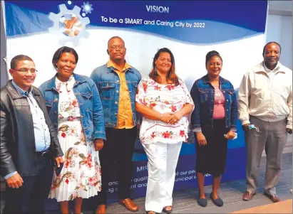  ?? Photo: Festus Hamalwa ?? Cooperatio­n… Members of the Gibeon Village Council with Windhoek deputy mayor Clemencia Hanases (second from right) and acting CEO, Mujiwa George Mayumbelo (far right).
