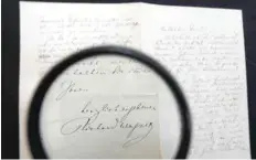  ?? — AFP ?? A letter by Richard Wagner is displayed at the Kedem auction house in Jerusalem on April 16.