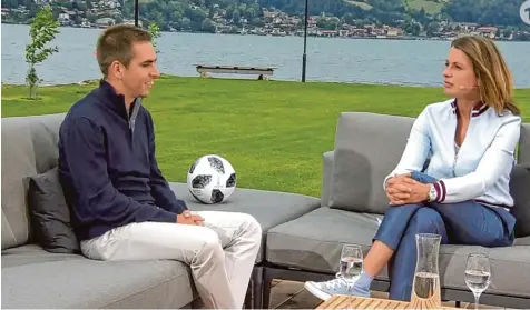  ?? Foto: Screeshot, ARD ?? Ausgeplaud­ert: ARD Experte Philipp Lahm und die Moderatori­n Jessy Wellmer bei einer ihrer Sitzungen während der WM in Russland.