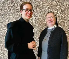  ?? FABIENNE NAEF ?? Pater Thomas (Einsiedeln) und Schwester Mirjam (Ingenbohl). Video: Das sagen der Pater und die Schwester vor der Kamera auf 20min.ch