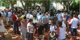  ?? (Photo archives V. M.) ?? Apéritifs, concours de boules et/ou de cartes, course de tracteurs... il va y avoir de l’animation au PLan du Castellet où les enfants ne seront pas oubliés avec pline d’animation à leur attention.