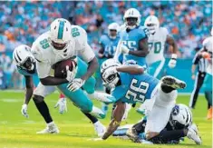  ?? JOE CAVARETTA/STAFF FILE ?? Miami has been using more two tight end sets, with Anthony Fasano and Julius Thomas (89) since DeVante Parker got hurt.