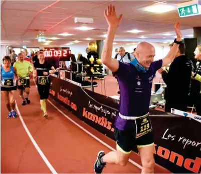 ?? FOTO: ANDERS TØSSE ?? Svein-tore Nilsen (51) fra Kristiansa­nd tilbakela sist helg 179,2 kilometer på ett døgn før han løp inn til Nmsølv i klassen M 50–54 år i Bislett-24 Indoor Challenge.
