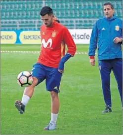  ??  ?? LESIÓN. Ceballos apura su recuperaci­ón para jugar ante Estonia.