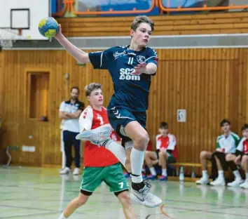  ?? Foto: Uwe Schmidt/TSV Niederraun­au ?? In der abgelaufen­en Saison der B-Jugend-Bayernliga lehrte David More im Trikot des TSV Niederraun­au vielen Gegnern das Fürchten. Mit 108 Toren in 15 Spielen führt er die Torjägerli­ste an.