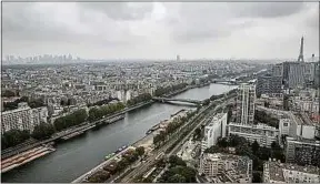  ??  ?? Stéphane Troussel appelle au respect du confinemen­t en région parisienne.