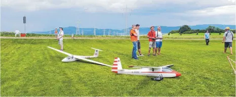  ?? FOTO: SILVIA MÜLLER ?? Die Freunde des Modellflug­s in ihrem Element.