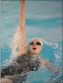  ?? Photo by Paul J. Spetrini / The Independen­t ?? Pawtucket native and La Salle sophomore Maddie Tetreault came from behind to win the 500-yard state title Saturday.