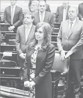  ??  ?? Cristina Fernández de Kirchner, quien rindió protesta el pasado miércoles como senadora por la provincia de Buenos Aires (en la imagen), será procesada por supuesta asociación ilícita y lavado de activos ■ Foto Afp