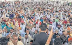  ?? PTI ?? Farmers take part in a Maha Panchayat by the Samyukt Kisaan Morcha after police baton-charged the protesting farmers in Karnal on Monday.