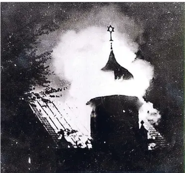  ??  ?? In der Nacht vom 9. November 1938 brannte auch die Synagoge in Dülken lichterloh.
