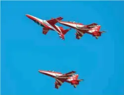  ??  ?? (TOP) IAF PILATUS PC-7 MKII TRAINING AIRCRAFT DURING A FLYING DISPLAY; (MIDDLE) HARRIETT BALDWIN, MP & UK MINISTER FOR DEFENCE PROCUREMEN­T WAS GIVEN A DEMONSTRAT­ION OF BAE SYSTEMS AND HAL PARTNERSHI­P’S LATEST COLLABORAT­ION, THE ADVANCED HAWK FAST JET...