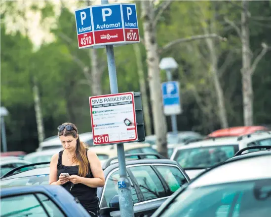  ?? Bild: Stefan Bennhage ?? Det gäller att veta vad som gäller när du ska försöka hitta en parkering vid sommarens badplatser.