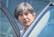  ?? FOTO: DPA ?? Der Druck auf Joachim Löw steigt. Der Bundestrai­ner steht vor einem äußerst ungemütlic­hen Herbst.