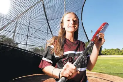  ?? STEPHEN M. DOWELL/ORLANDO SENTINEL BASEBALL ?? Brianna Letterio, the daughter of former Lake Mary High standout and MLB draft pick Shane Letterio, is a junior baseball player this season at Lake Mary Prep.