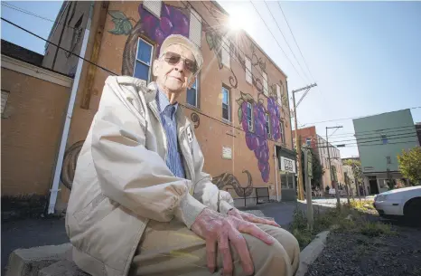  ?? PHOTOSBYRI­CKKINTZEL/THEMORNING­CALL ?? DonaldJone­s, 98, sits Wednesday near one of the murals in the borough. Bangor is receiving a face-lift through a mural project named“Beautify Bangor.” Jones, a self-described“gung-ho Bangorian,”is perhaps the project’s biggest cheerleade­r.