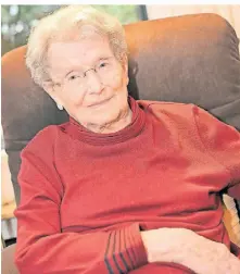  ?? FOTO: JÖRG KNAPPE ?? Rüstig und fit ist die Mönchengla­dbacherin Odilia Abels, die mit ihren 100 Jahren noch alleine lebt.