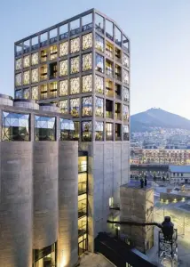  ??  ?? View over Cape Town, main; the new Zeitz Museum of Contempora­ry Art Africa has 100 galleries, above