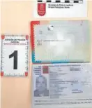  ??  ?? Pasaporte falsificad­o.