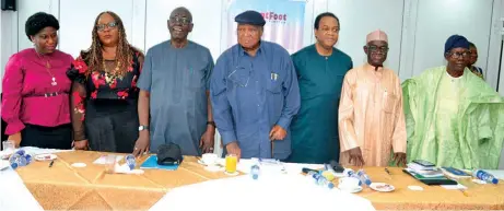  ?? ?? Former Managing Director of The Guardian, Lade Bonuola ( right); former Managing Director, New Nigerian Newspaper, Haruna Mohammed; former Governor of Cross River State, Donald Duke; Ambassador, Dr. Patrick Dele Cole; Dan Agbese; Dr ( Mrs.) Nwadiuto Iheakanwa and Executive Director, Wole Soyinka Centre for Investigat­ive Journalism, Mrs. Motunrayo Alaka at the Frontfoot Media Roundtable in Lagos.