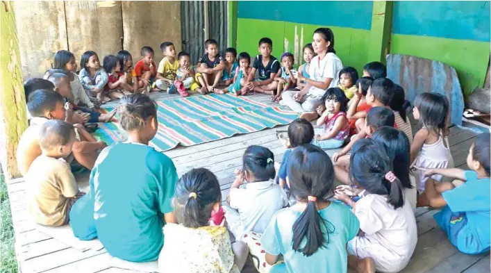  ?? MSF PHOTO ?? IN CRISIS AREAS. The MSF with evacuee children in Iligan City.