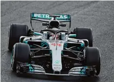  ?? Foto: Jose Jordan, afp ?? Weltmeiste­r Lewis Hamilton hatte beim ersten Test der neuen Formel1 Saison noch mit Problemen zu kämpfen.