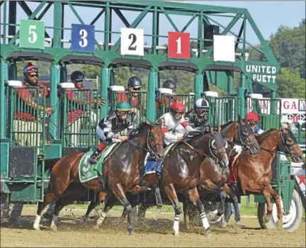  ?? DAVID M. JOHNSON — DJOHNSON@DIGITALFIR­STMEDIA.COM ?? The field springs from the gate at the start of the Evan Shipman Stakes on Monday. Diversify (5), with Irad Ortiz up, dominated the field by 111⁄2 lengths. There will be a spotlight on racing injuries throughout the final two weeks of the 2017summer...