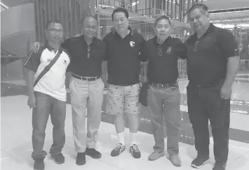  ??  ?? The officials of the Samahang Weightlift­ing ng Pilipinas led by its president Monico Puentevell­a (middle) during the launching of the National Open Championsh­ips yesterday at SM Seaside City.