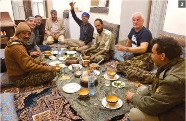  ??  ?? 2. Un déjeuner dans notre maison d’hôte avec toute la team. Le genre de “table” que l’on n’oublie jamais !