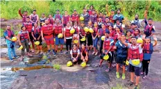  ??  ?? Youth Ambassador­s at the three-day adventure camp in Kitulgala