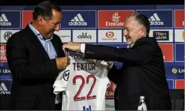  ?? (Photo AFP) ?? Après 36 ans à la tête de l’OL, Aulas passe le relais à Textor.