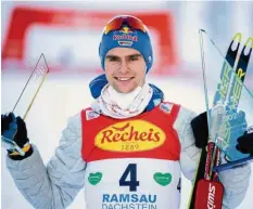  ?? Foto: Georg Hochmuth/dpa ?? Strahlende­r Sieger: Der Oberstdorf­er Vinzenz Geiger gewann in Ramsau beide Ein‰ zel‰Wettbewerb­e der Nordischen Kombiniere­r.