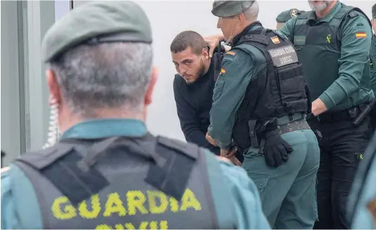  ?? EFE ?? Uno de los detenidos tras el asesinato de los dos guardias civiles en el puerto de Barbate