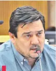  ??  ?? Senador Enrique Salyn Buzarquis, del PLRA, proyectist­a de la ley que castiga el financiami­ento de hechos de terrorismo.