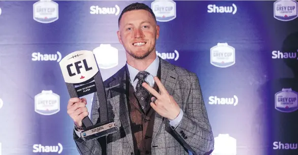  ?? PHOTOS: JASON FRANSON THE CANADIAN PRESS ?? Calgary Stampeders quarterbac­k Bo Levi Mitchell was named the Most Outstandin­g Player Thursday at the CFL Awards in Edmonton.
