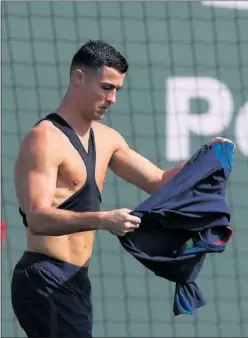  ?? ?? Cristiano, en el entrenamie­nto de ayer de Portugal.