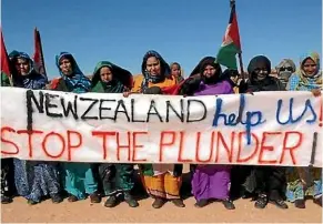  ?? SAHARAWI CAMPAIGN AGAINST THE PLUNDER ?? Saharawian refugees protest against the involvemen­t of New Zealand’s fertiliser companies in the phosphate trade.